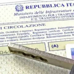 La carta di circolazione, il "duc dell'auto", è il documento che attesta la proprietà e le caratteristiche di un veicolo.