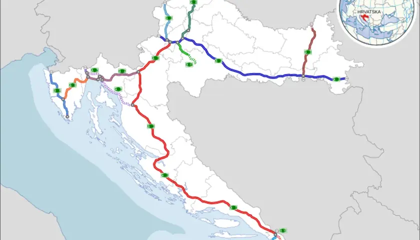 Mappa delle autostrade croate con indicazioni per il pedaggio. Le autostrade sono colorate diversamente per indicare le diverse direzioni.