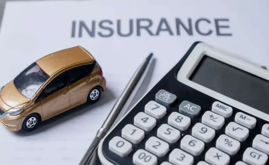 Auto intestata al figlio - il padre può pagare l'assicurazione?