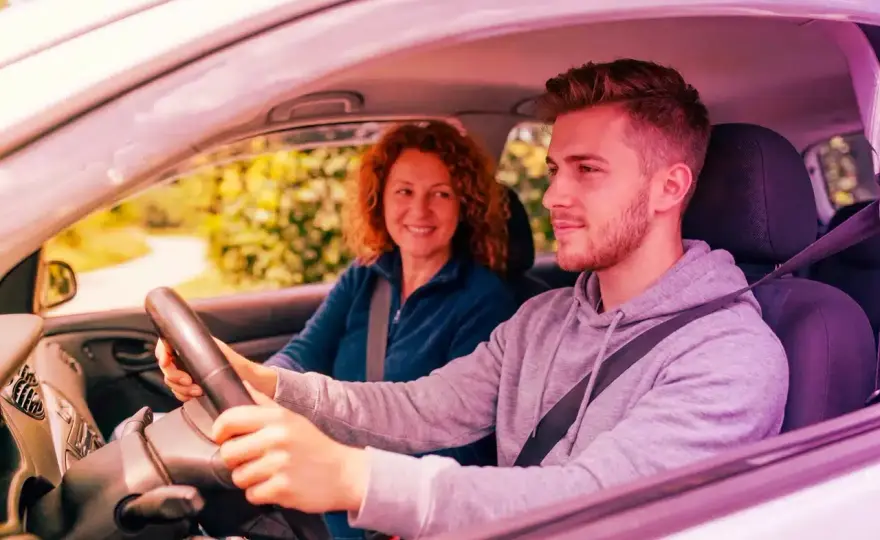 Auto non intestata a te: puoi assicurarla?