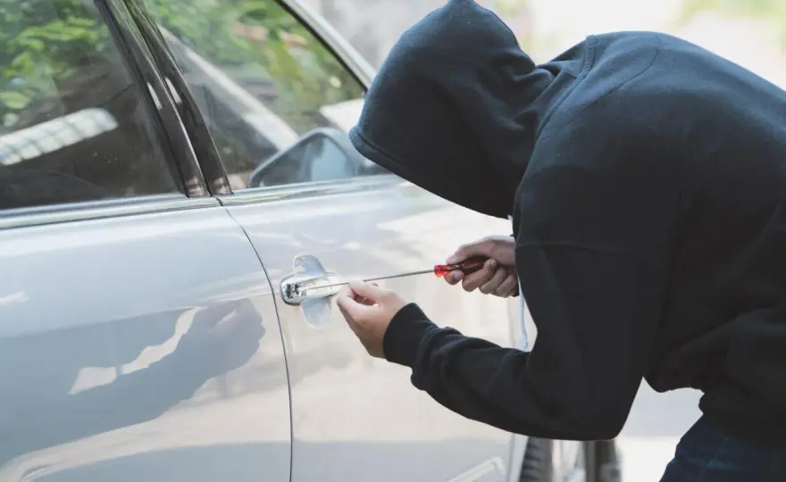 Polizza furto e incendio auto, cosa copre davvero?
