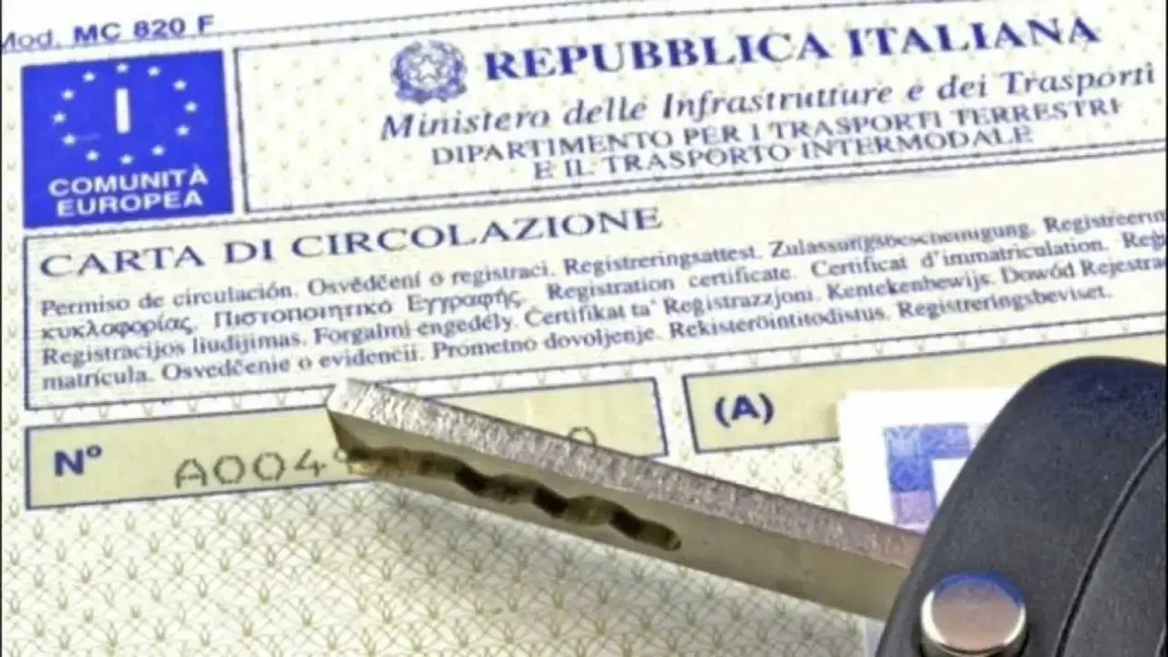 La carta di circolazione, il "duc dell'auto", è il documento che attesta la proprietà e le caratteristiche di un veicolo.